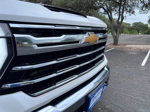 Used 2024 Chevrolet Silverado 3500 LTZ AWD/4WD image 12