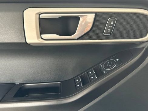 Used 2022 Ford Explorer 4WD image 11