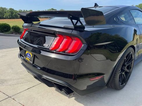 Used 2021 Ford Mustang Shelby GT500 w/ Carbon Fiber Track Pack RWD image 19