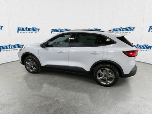 New 2026 Ford Escape ST-Line w/ Cold Weather Package AWD/4WD image 7