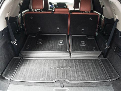 Used 2023 Nissan Pathfinder Platinum w/ Cargo Package FWD image 5