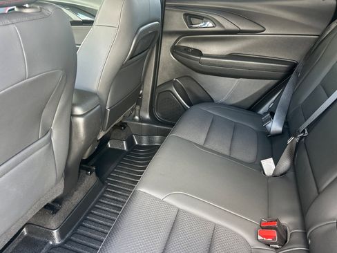 Used 2023 Chevrolet TrailBlazer RS image 12