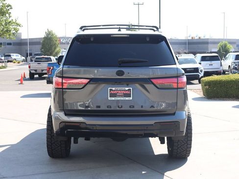 Used 2024 Toyota Sequoia Platinum AWD/4WD image 5