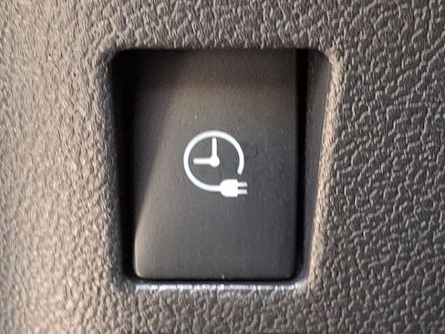 Used 2021 Toyota Prius Prime XLE image 26