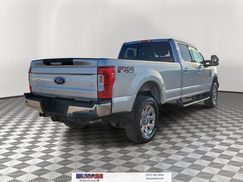 Used 2017 Ford F250 Lariat w/ Chrome Package image 4