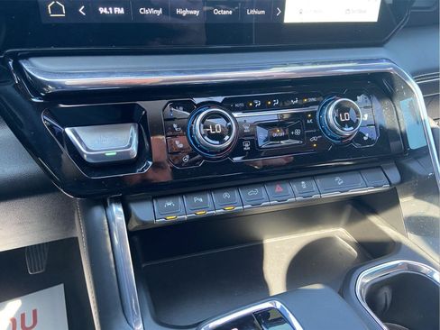 Used 2026 GMC Sierra 1500 Denali Ultimate AWD/4WD image 27