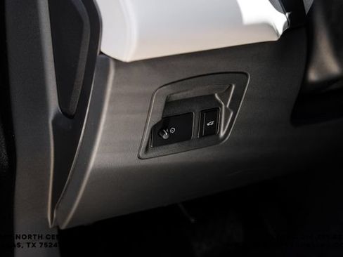 New 2026 Land Rover Range Rover Velar S AWD/4WD image 32