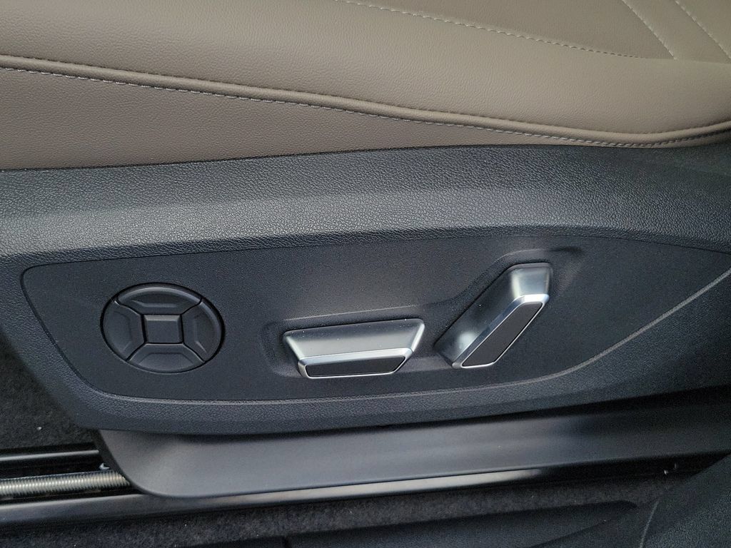 New 2026 Audi Q3 quattro 2.0T AWD/4WD image 17