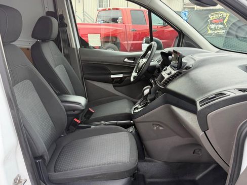 Used 2021 Ford Transit Connect XLT image 21