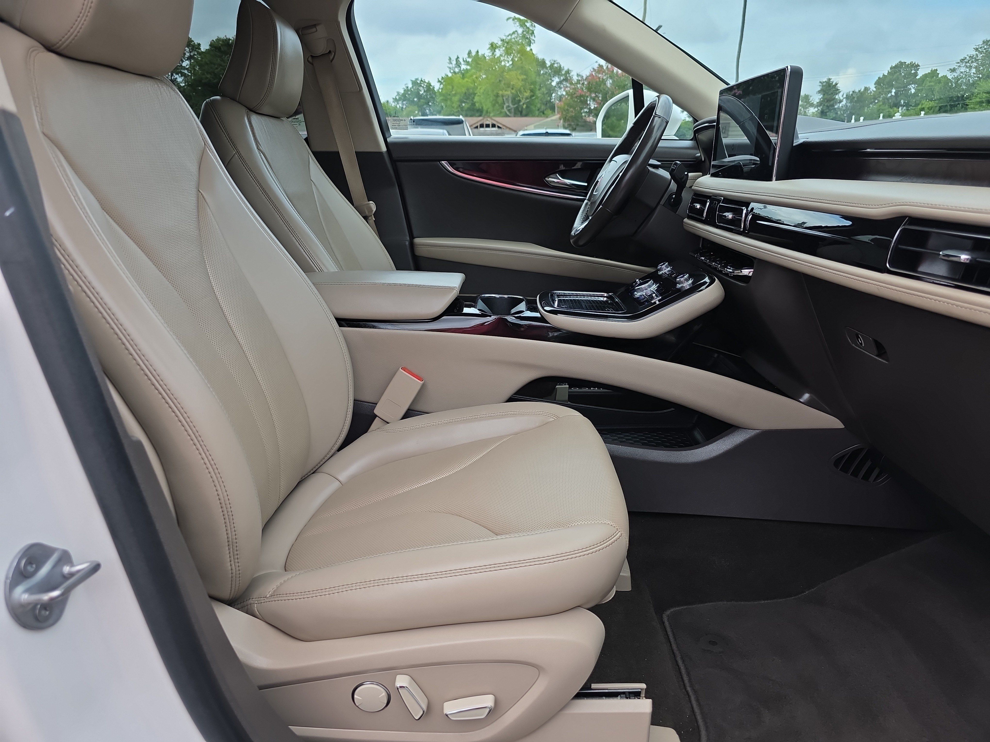 Used 2023 Lincoln Nautilus Reserve AWD/4WD image 16