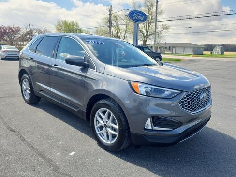 Used 2024 Ford Edge SEL w/ Convenience Package image 3