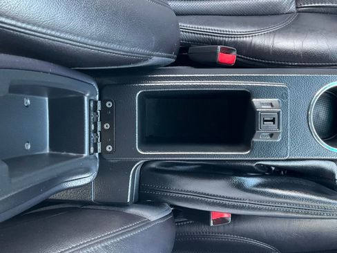 Used 2005 Ford Thunderbird image 33