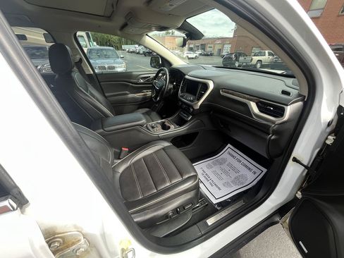 Used 2023 GMC Acadia Denali w/ Denali Ultimate Package AWD/4WD image 16