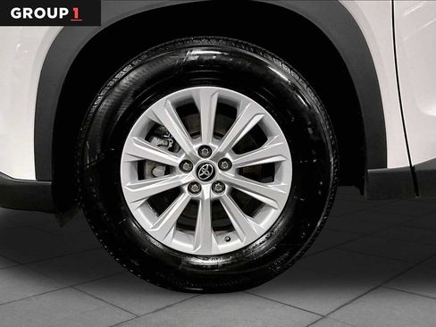 Certified 2025 Toyota Grand Highlander AWD image 11