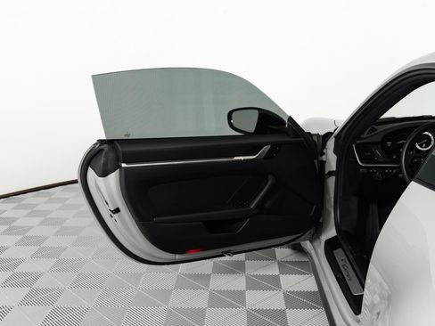 Used 2024 Porsche 911 Carrera RWD image 22