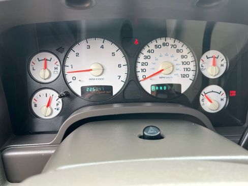 Used 2004 Dodge Ram 1500 Truck SLT AWD/4WD image 22
