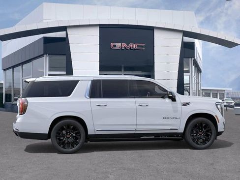 New 2026 GMC Yukon XL Denali w/ Denali Reserve Package AWD/4WD image 5
