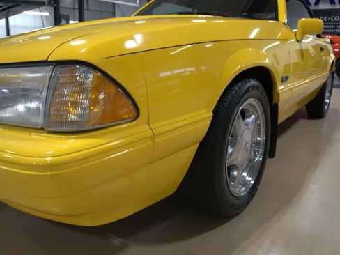 Used 1993 Ford Mustang LX image 12