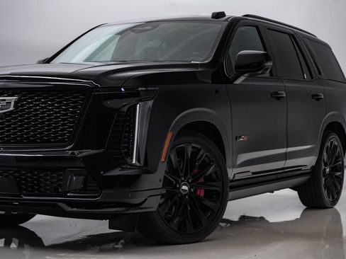 Used 2026 Cadillac Escalade V w/ LPO, ONYX Package AWD/4WD image 2