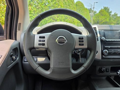 Used 2018 Nissan Frontier SV AWD/4WD image 19
