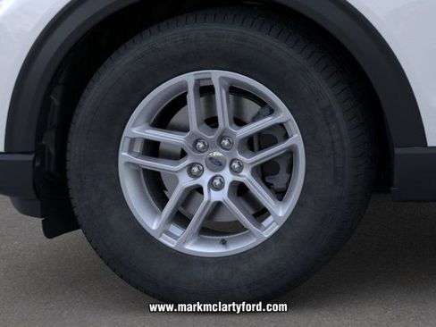 New 2026 Ford Explorer Active image 19