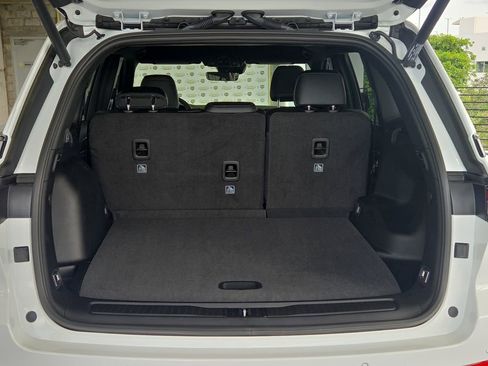 New 2025 Jeep Grand Cherokee Limited w/ Black Appearance Package image 13