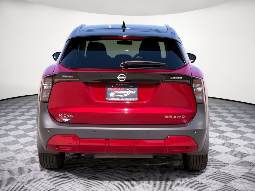 Used 2025 Nissan Kicks SR w/ SR Premium Package AWD/4WD image 11