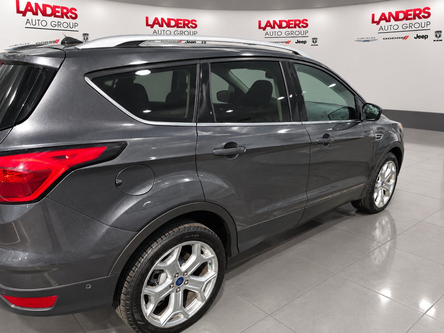 Used 2019 Ford Escape Titanium FWD image 5