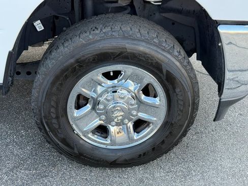 Used 2022 RAM 2500 Tradesman w/ Chrome Appearance Group image 9