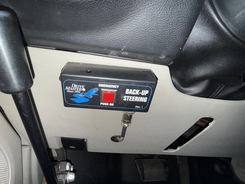 Used 2015 Dodge Grand Caravan SXT image 22