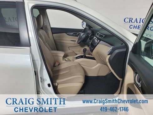 Used 2016 Nissan Rogue SL w/ SL Premium Package FWD image 15