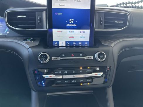 Used 2020 Ford Explorer Platinum w/ Premium Technology Package AWD/4WD image 20