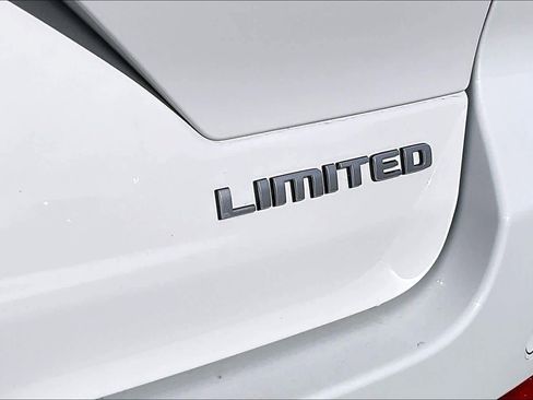 Used 2024 Jeep Grand Cherokee Limited w/ Trailer Tow Package image 9