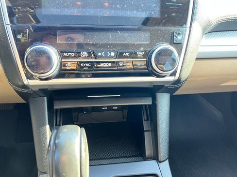 Used 2018 Subaru Outback 2.5i Premium image 12