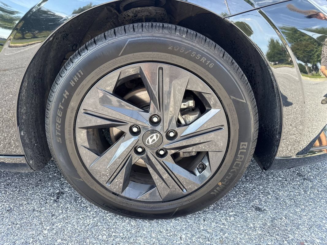 Used 2022 Hyundai Elantra SEL FWD image 29