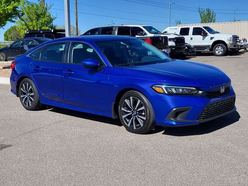 Used 2023 Honda Civic EX image 3