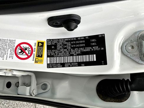 Used 2019 Toyota Highlander Limited image 31