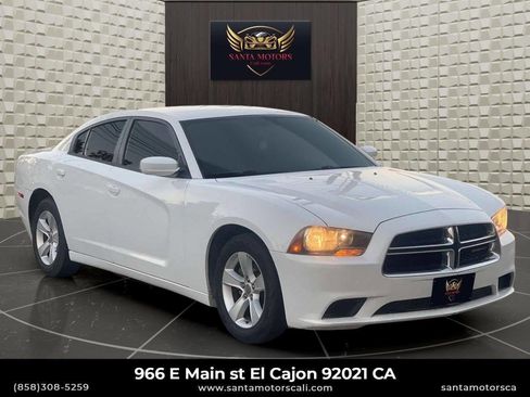 Used 2013 Dodge Charger SE image 3