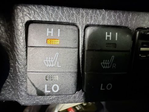 Used 2014 Toyota Corolla LE Premium image 18