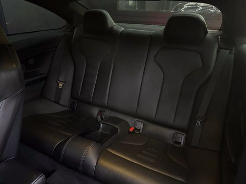 Used 2018 BMW M4 Coupe RWD image 18