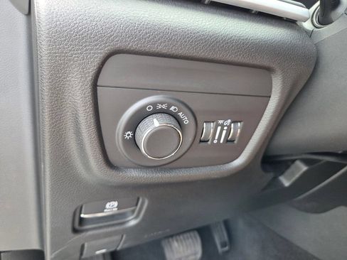 Used 2025 Jeep Grand Cherokee Altitude AWD/4WD image 24