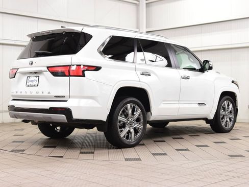 Used 2025 Toyota Sequoia Capstone AWD/4WD image 8