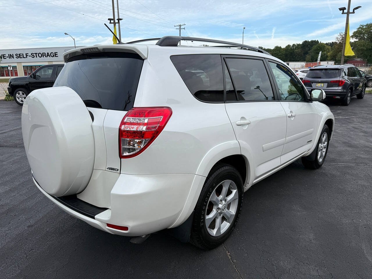 Used 2011 Toyota RAV4 Limited w/ Limited Extra Value Pkg AWD/4WD image 8