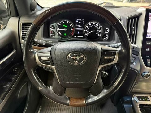 Used 2019 Toyota Land Cruiser AWD/4WD image 14