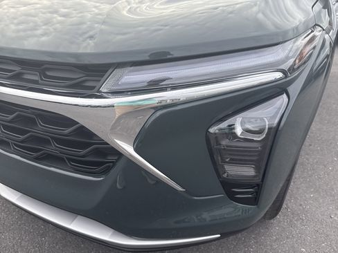 New 2025 Chevrolet Trax LT w/ Driver Confidence Package image 9