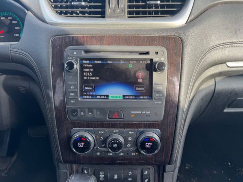 Used 2017 Chevrolet Traverse LT image 14