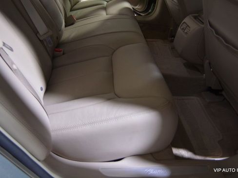 Used 2007 Cadillac DTS Luxury I w/ Trunk Convenience Package image 28