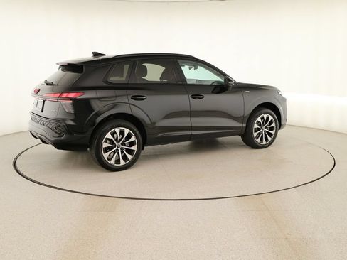New 2026 Audi Q3 quattro 2.0T AWD/4WD image 7