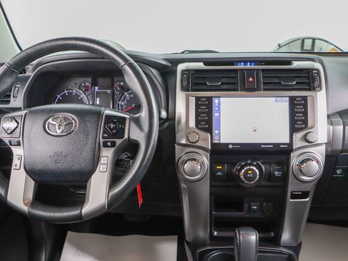 Used 2020 Toyota 4Runner SR5 image 18