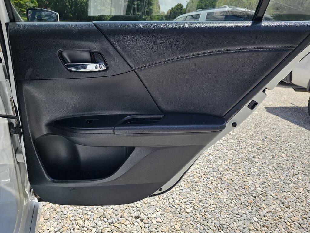 Used 2017 Honda Accord Sport image 16